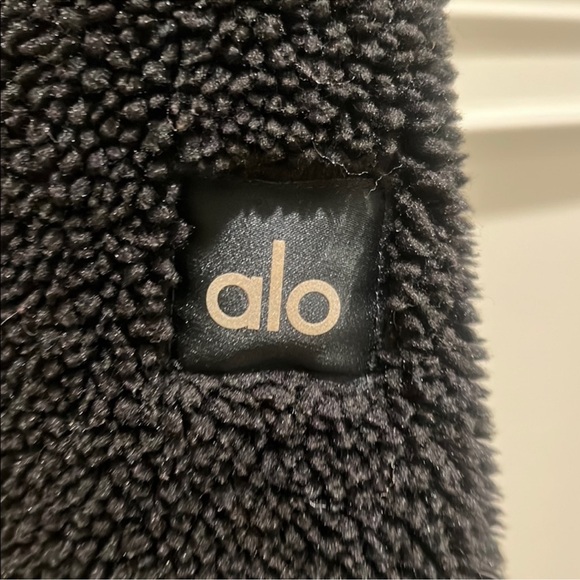 Cozy Black alo Jacket - Picture 3 of 4